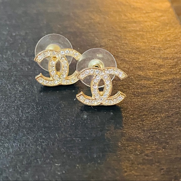 Chanel Golden CC Stud Earrings Small - Picture 1 of 8